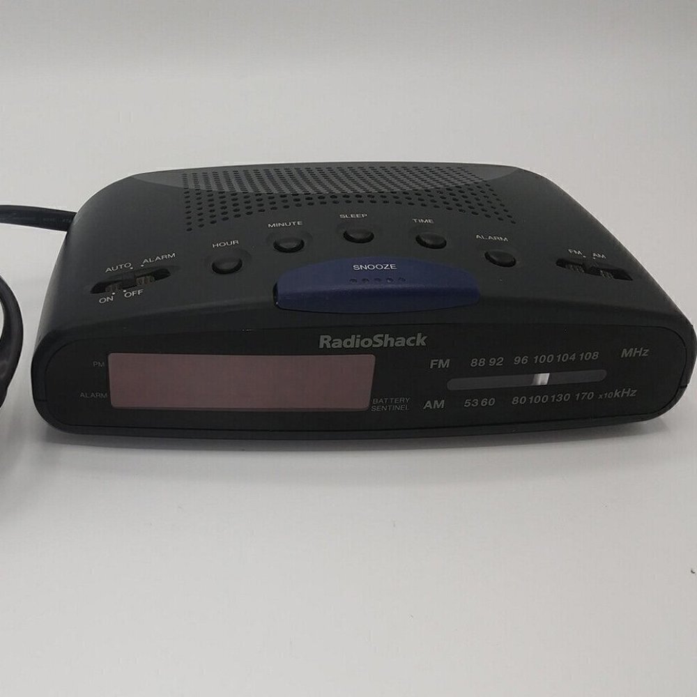Vintage 2000 Radio Shack AM/FM Compact Alarm Clock Radio 12-1630 Tested - Works